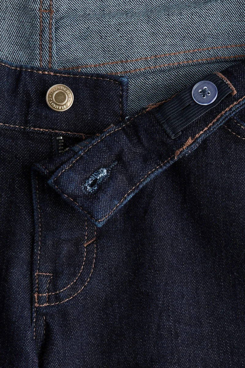 اتش اند ام جينز للحمل بقصّة ساق واسعة وخصر منخفض بطول الكاحل من تشكيلة ماما